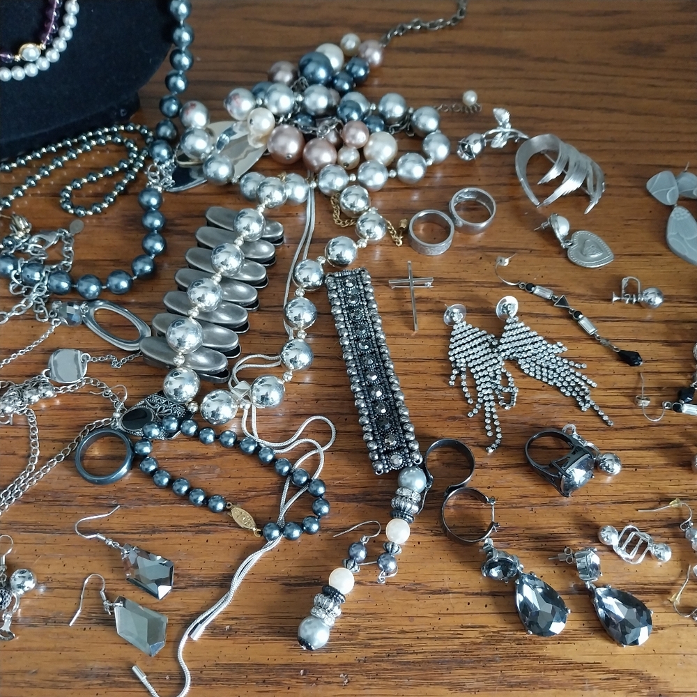 Silver and Gray Statement Jewelry Lot - Picture 4 of 14